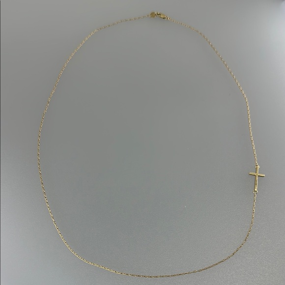 MIXUKI 14k Yellow Gold Cross Necklace - Picture 5 of 8
